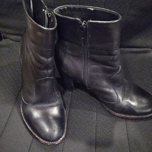 Gianni bini short boot black size 8